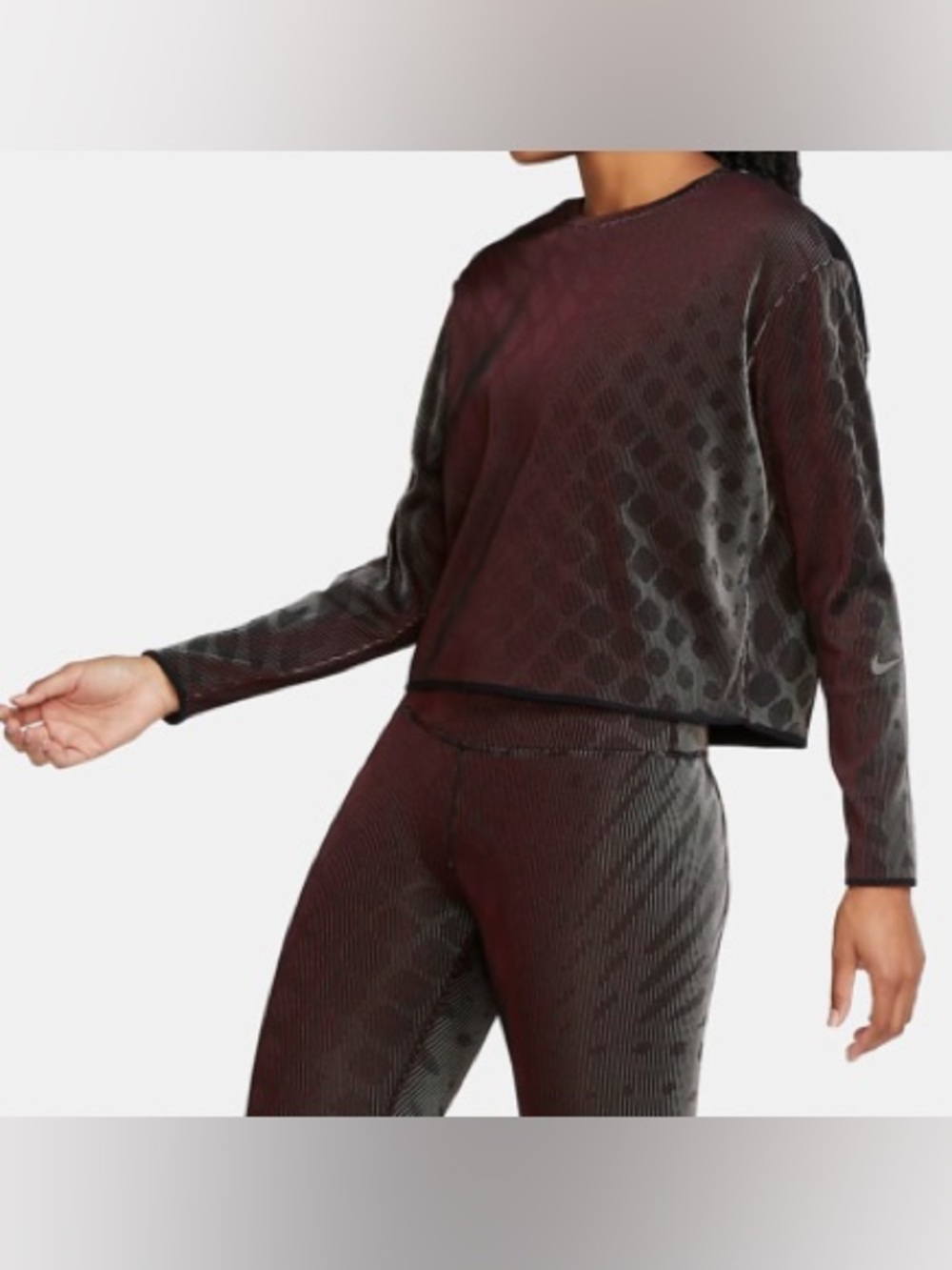 Nike Women’s Run Division Mid-layer Holoknit Cropped Running Crewneck